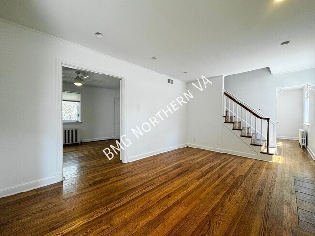 Foto del edificio - 6600 Braddock Rd