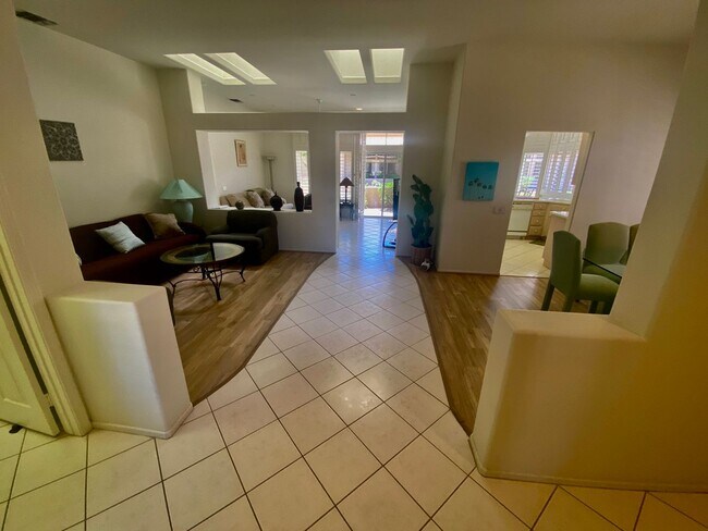 Building Photo - Seasonal - 78369 Yucca Blossom Dr