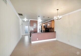 Building Photo - 2840 SW 13th St