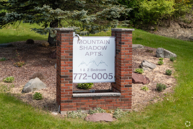 Foto del edificio - Mountain Shadow Apartments