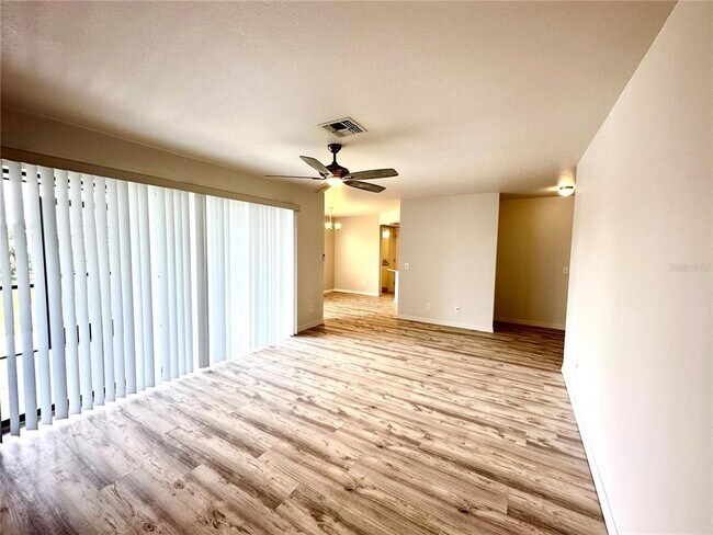 Foto del edificio - 2486 Caring Way