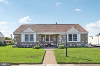 Building Photo - 9959 Ferndale St