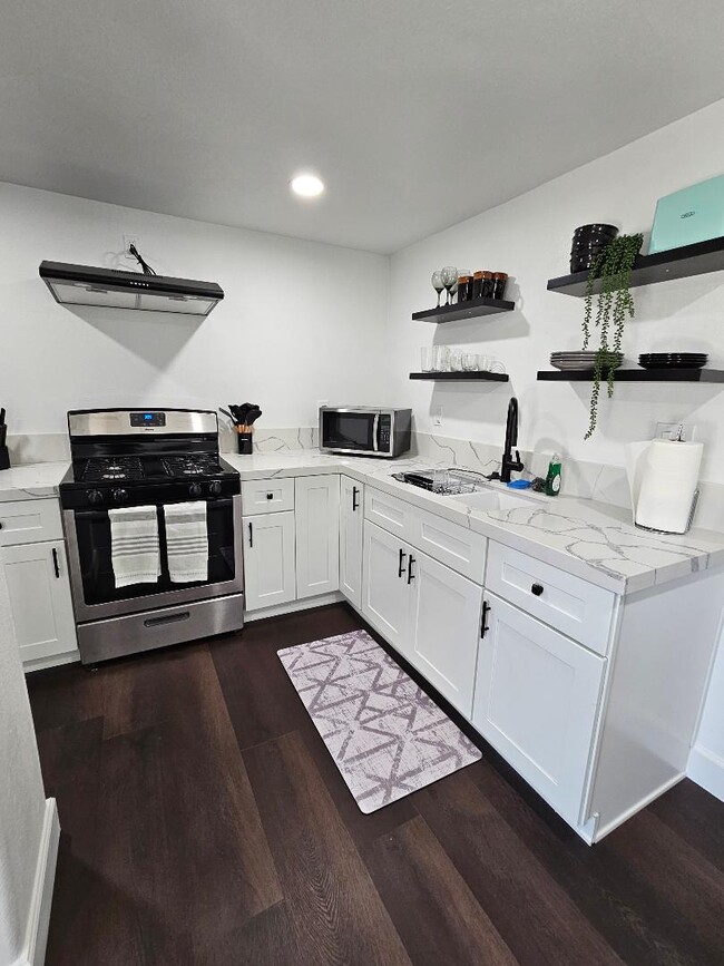 Building Photo - 3911 Woolwine Dr