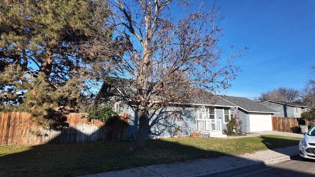 Foto del edificio - 3580 Dill Dr