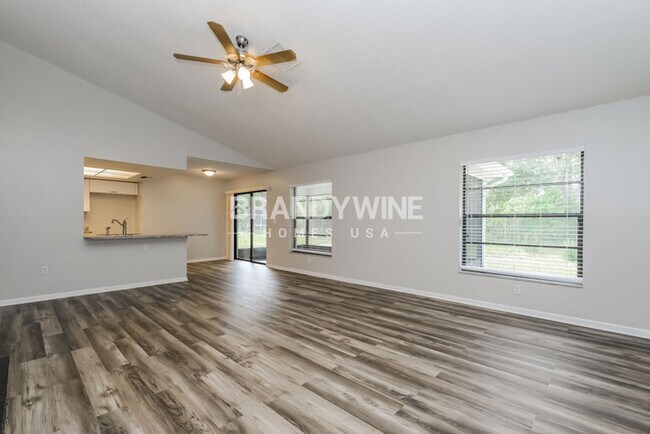 Building Photo - NEW Lower Rental Rate Leasing Special: Mar...