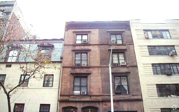 Foto del edificio - 72 1/2 Irving Pl