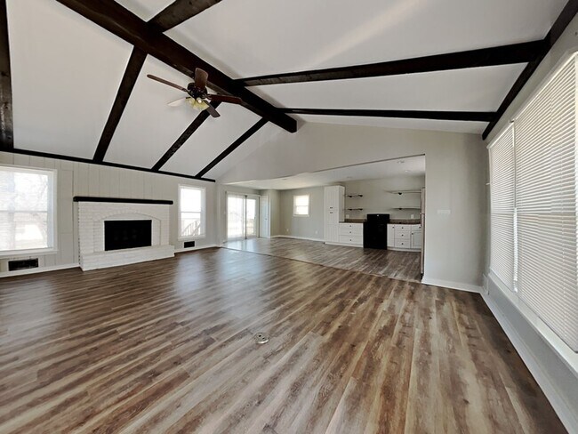 Building Photo - 510 N Jefferson St