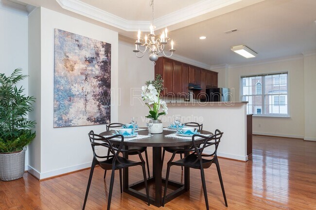 Foto del edificio - 6909 Stratford Townes Way