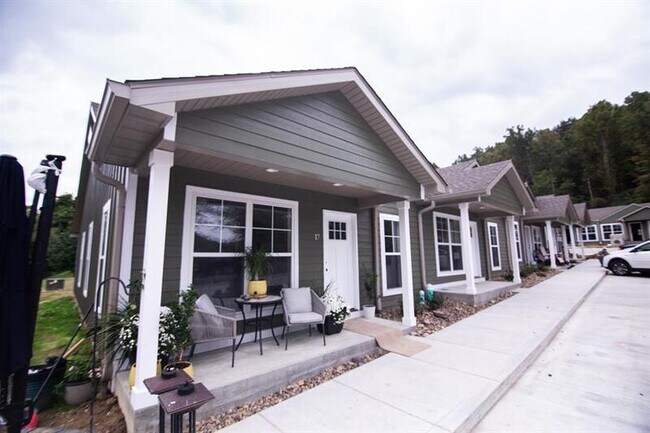 Foto del edificio - 17 Flats Dr