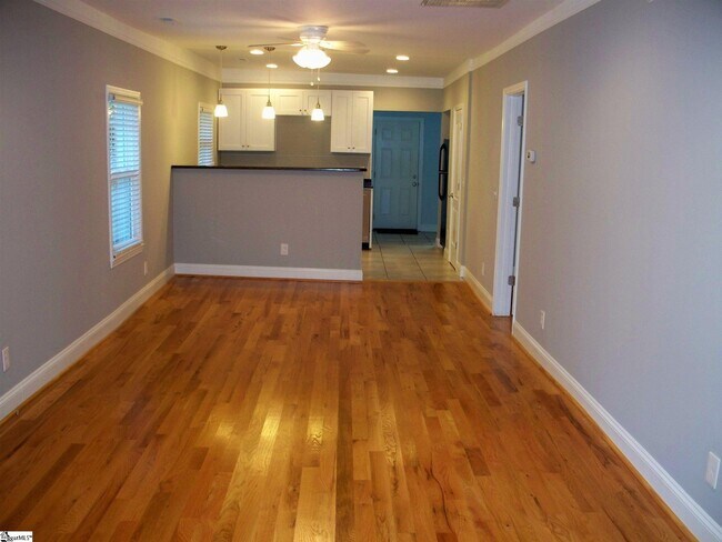 Building Photo - 410 Pinckney St