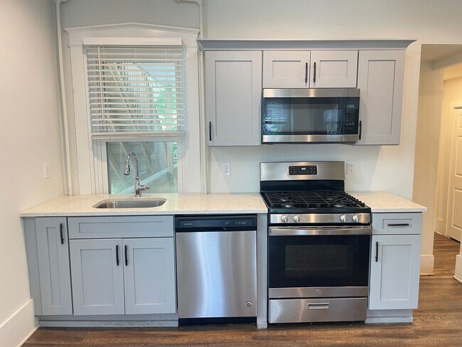 Foto del edificio - 448 W. Orange St.