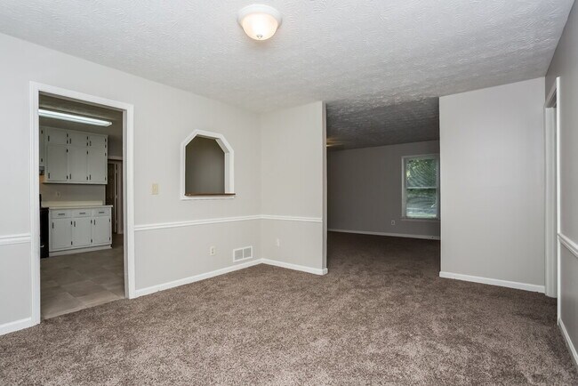 Building Photo - 2132 Arlin St NE