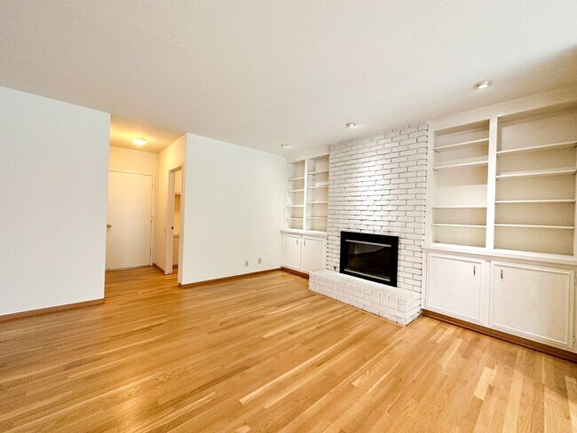 Foto del edificio - Los Gatos 4 Bedroom Spacious Home in Great Neighborhood With Pool!