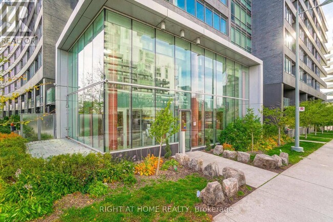 Photo du bâtiment - 120 Bayview Ave