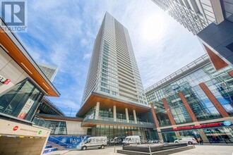 Building Photo - 17 Bathurst St