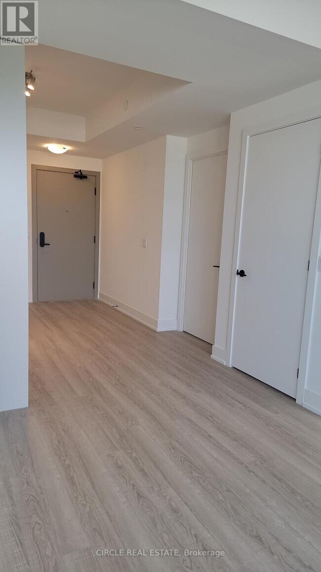 Building Photo - 2075 King Rd