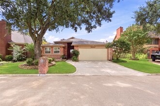 Building Photo - 7239 N Hearthstone Green Dr