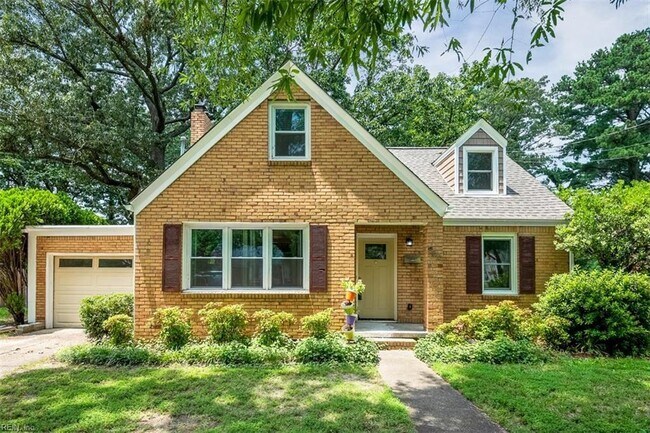 Building Photo - 8821 Commodore Drive