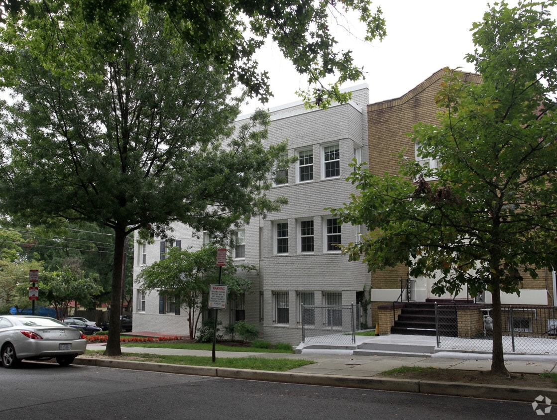 Building Photo - 700 Jefferson St NW