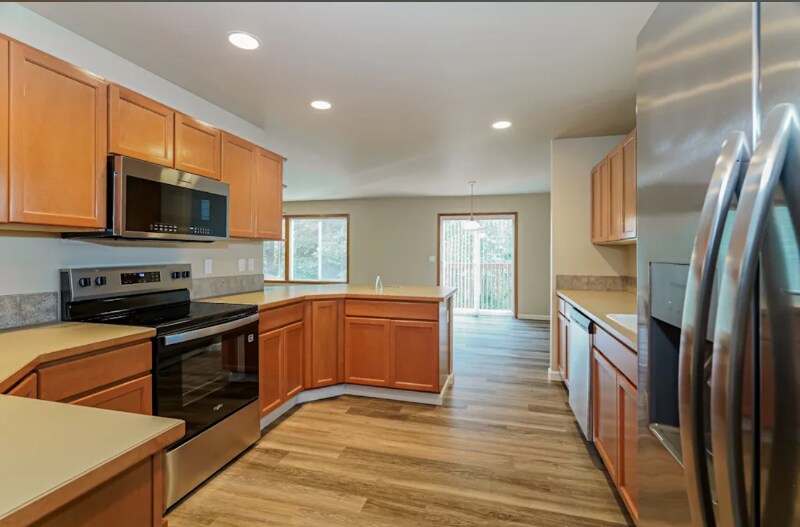 Foto principal - 27294 74th Dr NE