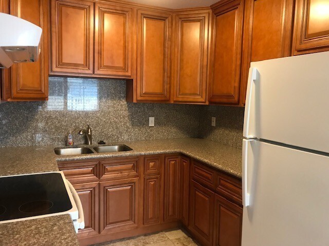 Building Photo - 1138 Carlsbad Dr
