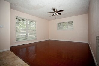 Building Photo - 938 Shawnee St