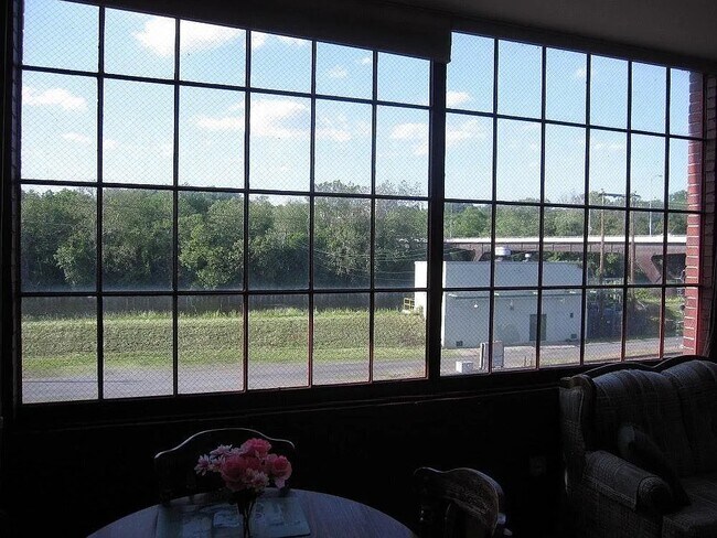 River View - 11 W 2nd St