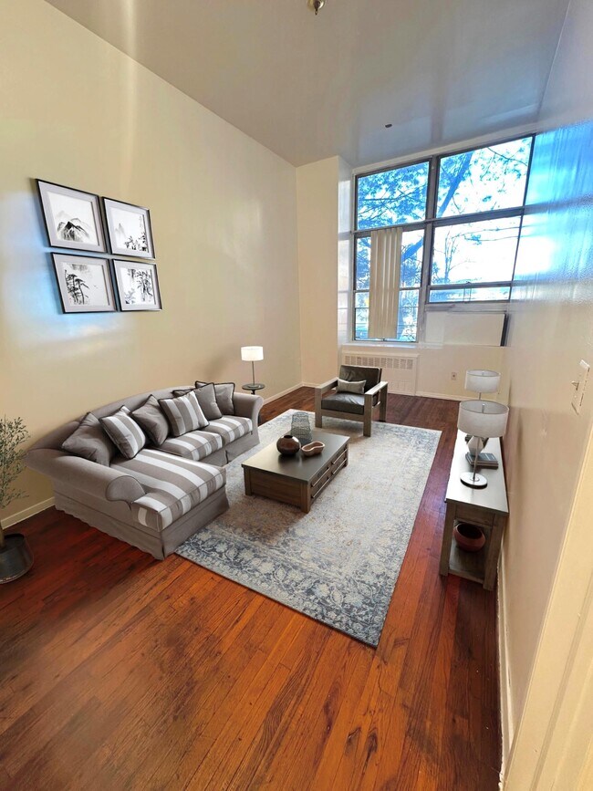 Building Photo - 6120 Woodside Ave