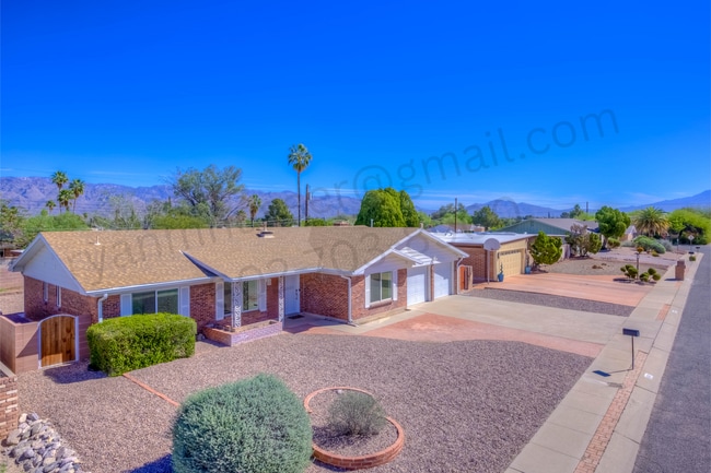 Foto del edificio - 6821 E 4th St