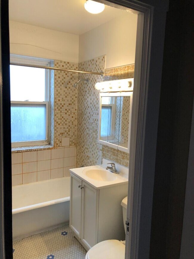 Foto del edificio - 3115 W Foster Ave