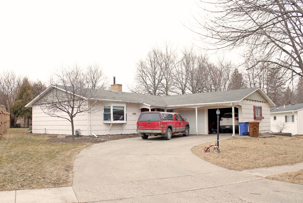 Primary Photo - 316 Eastern Ave S