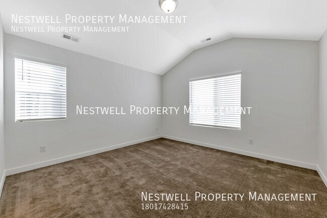 Foto del edificio - Amazing 3-bed Townhome in Herriman