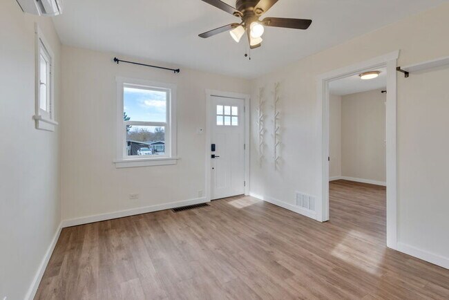 Foto del edificio - 134 S Quitman St