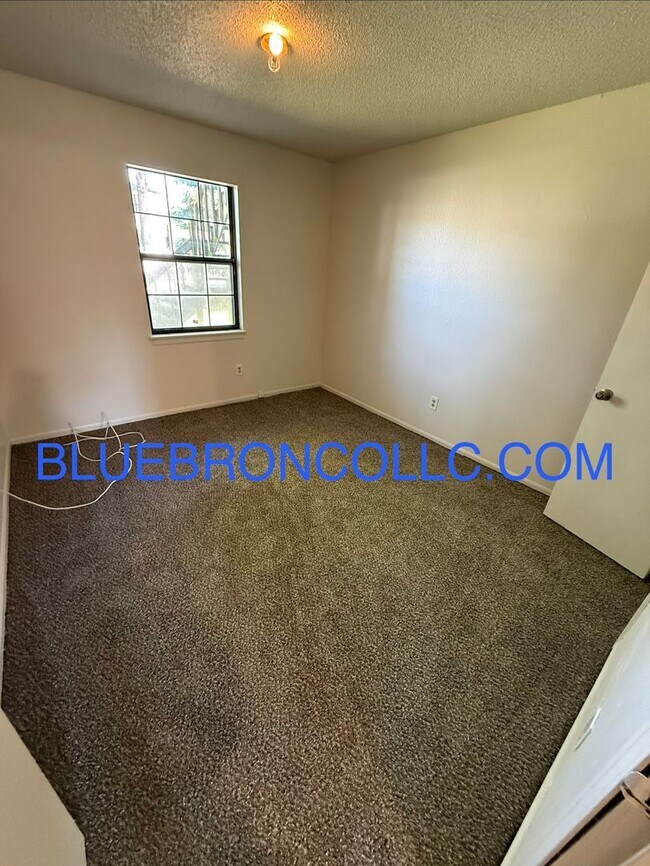 Foto del edificio - Updated 2-Bedroom Apartment in Raytown