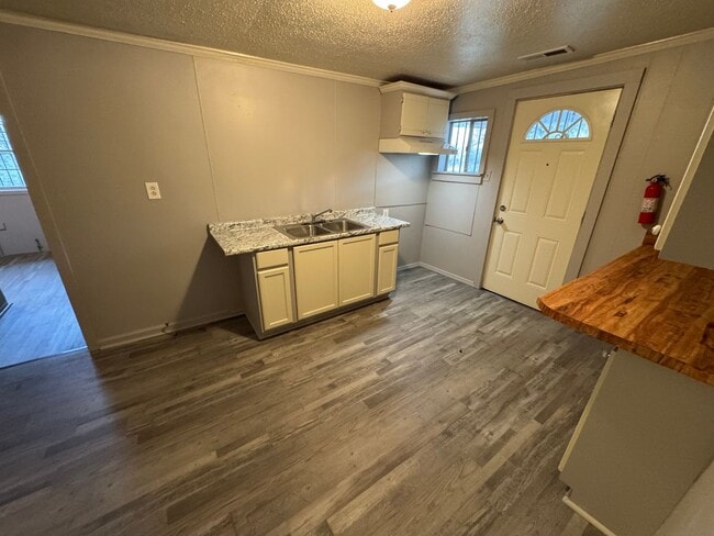 Building Photo - Bessemer/Brighten