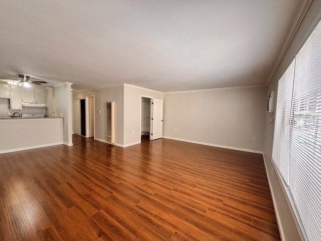 Foto del edificio - 5711 Camellia Ave