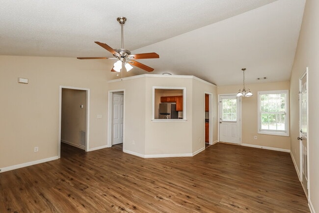 Building Photo - 43 Thorn Thicket Way