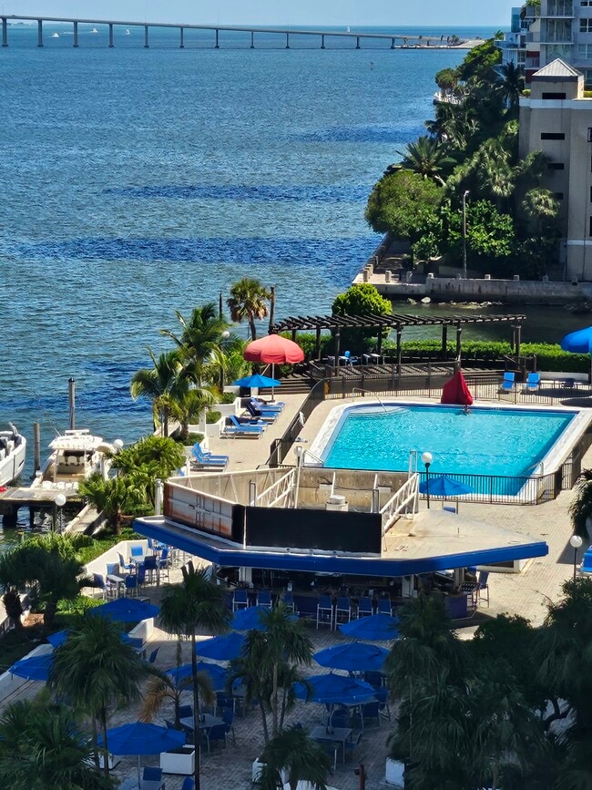 Building Photo - 801 Brickell Bay Dr