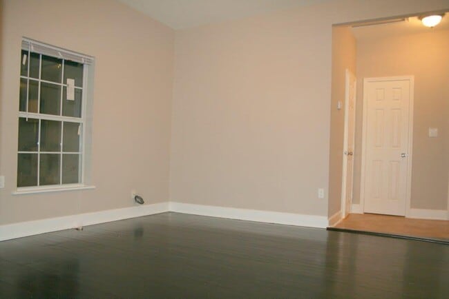 Building Photo - 314 W 37th St