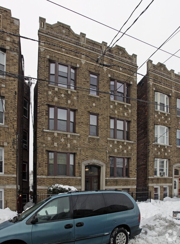 Primary Photo - 347 Forrest St