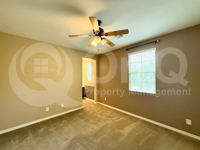 Building Photo - 4051 E Mesquite St