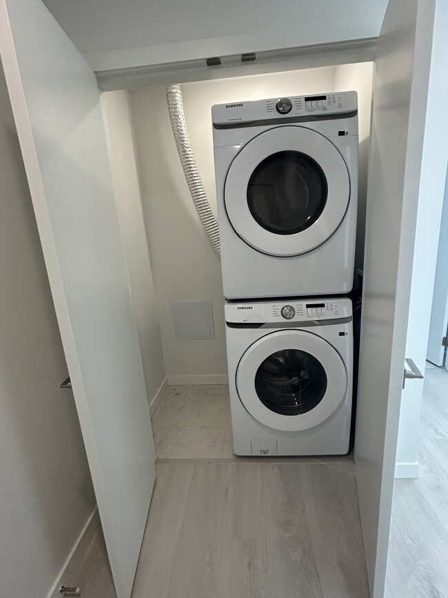 Building Photo - 13858-13108 108 Ave