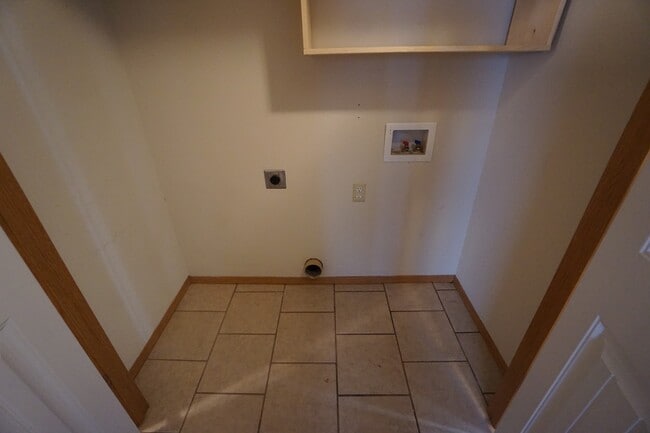 Building Photo - 1135 Grinnell Cir