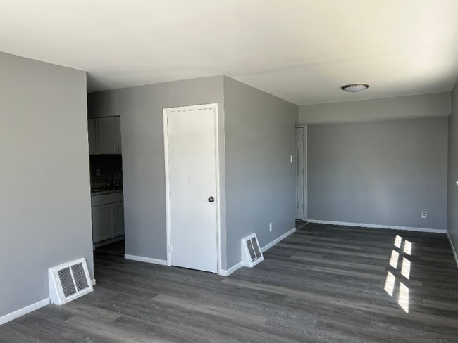 Photo - 323 Shepley Dr House