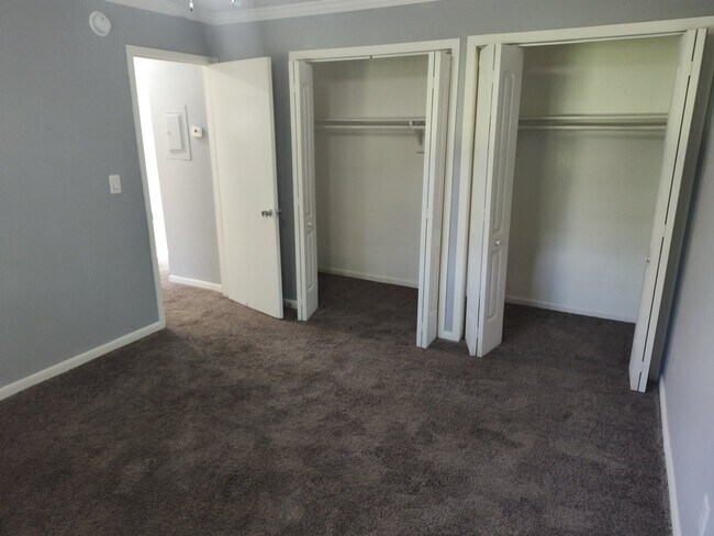 Foto del edificio - 3215 Baird Ave