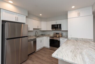 Interior Photo - 925 at North