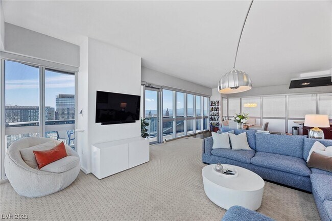 Building Photo - 4471 Dean Martin Dr