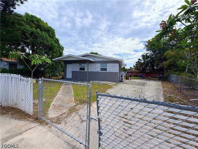 Building Photo - 1759 Aquarius Ct
