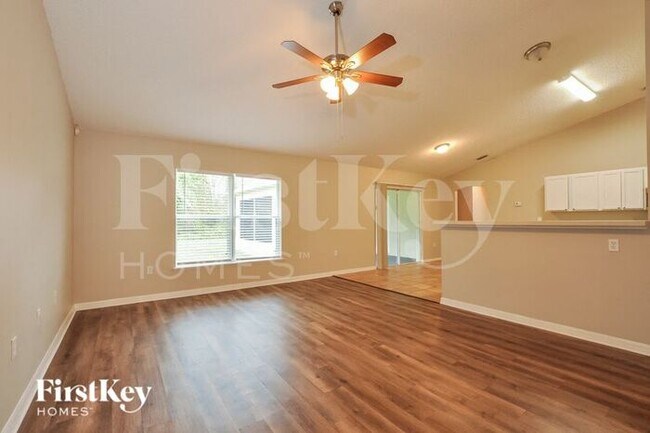 Foto del edificio - 11 Ryker Ln