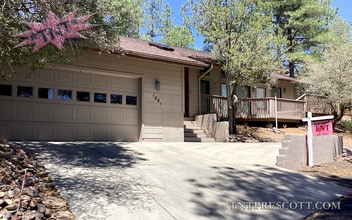Building Photo - 1281 Tanglewood Rd